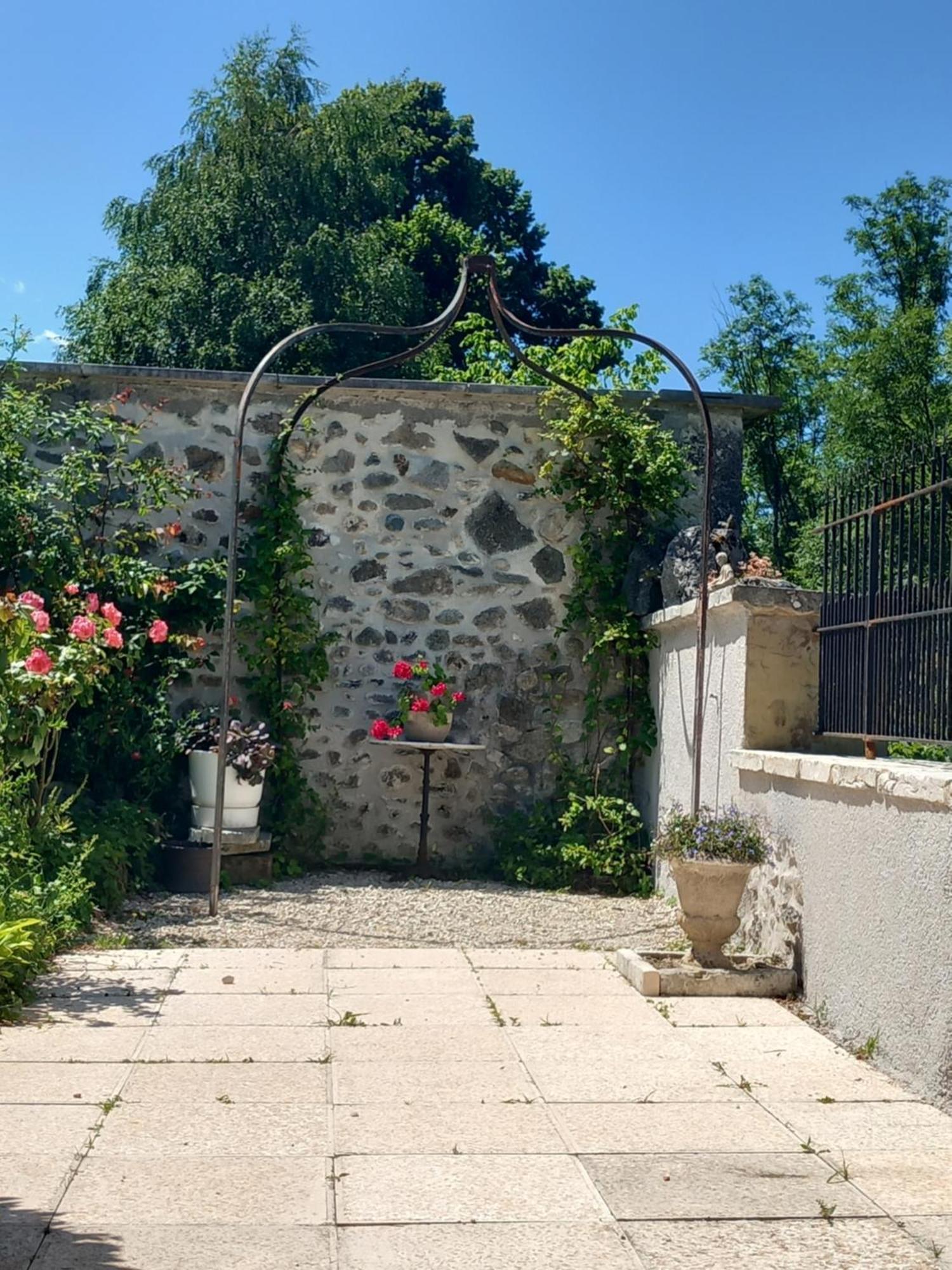 L'Escale De Beauregard Otel Coublevie Dış mekan fotoğraf